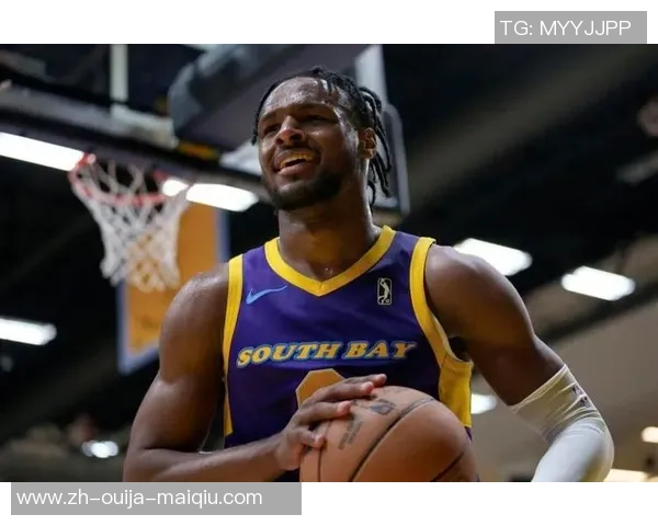 手感也开端提升了？布朗尼真有机会在湖人坐稳一个轮换的方位？